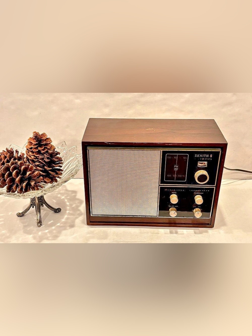 Vintage Zenith Wood Cabinet AM/FM Radio